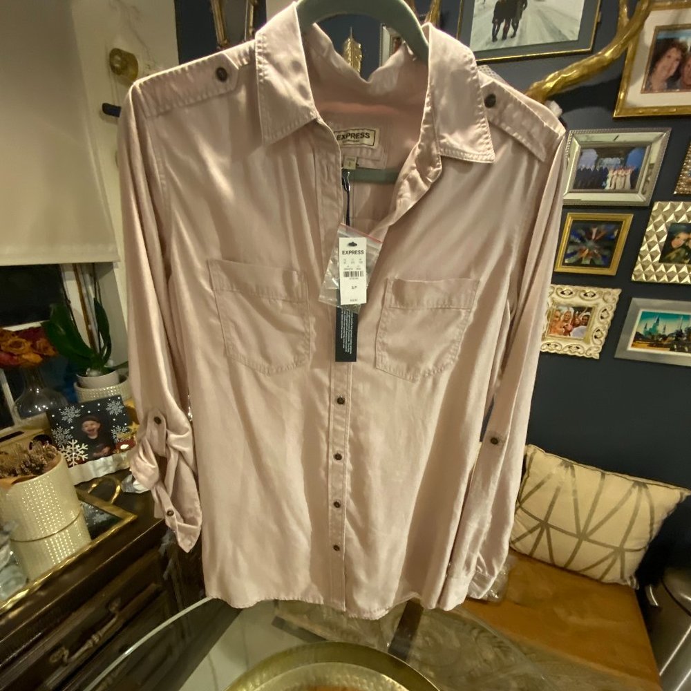 Express- NWT Blush Boyfriend Fit Button Up (S)